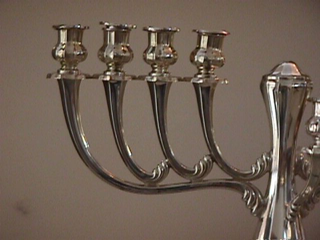 particolare candeliere ebraico argento Hanukkiah
