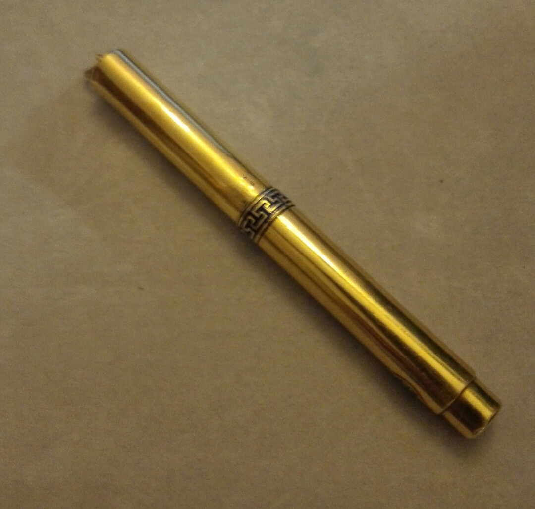 Penna stilografica con smalti e laminata oro