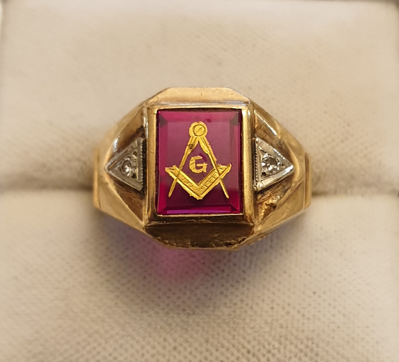 anello oro antica massoneria rubino