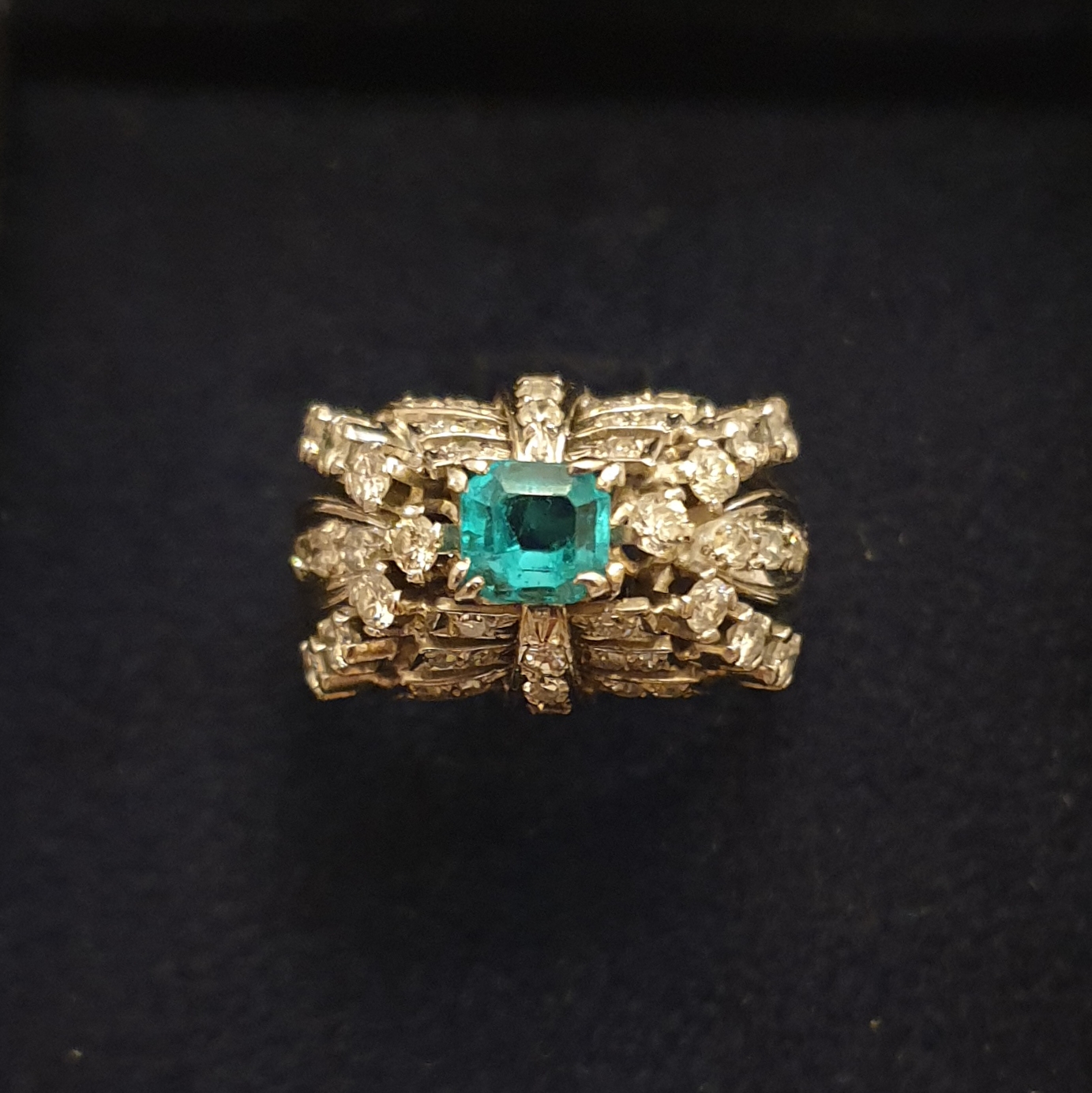 anello smeraldo brillanti platino parigi