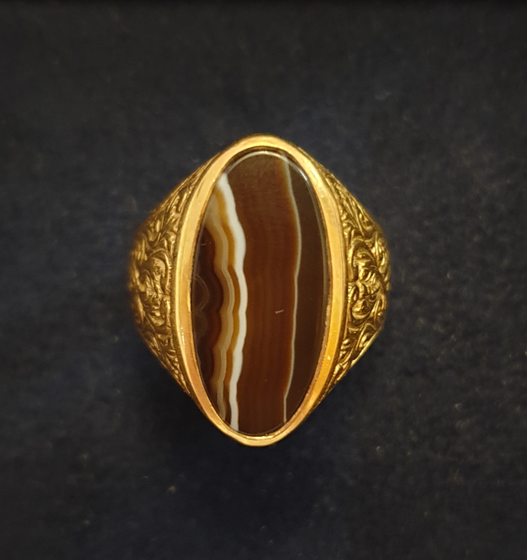 anello maschile antico oro gemma