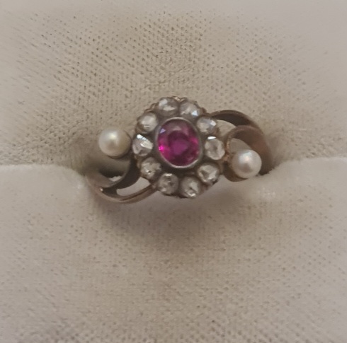 anello antico rubino perle diamanti